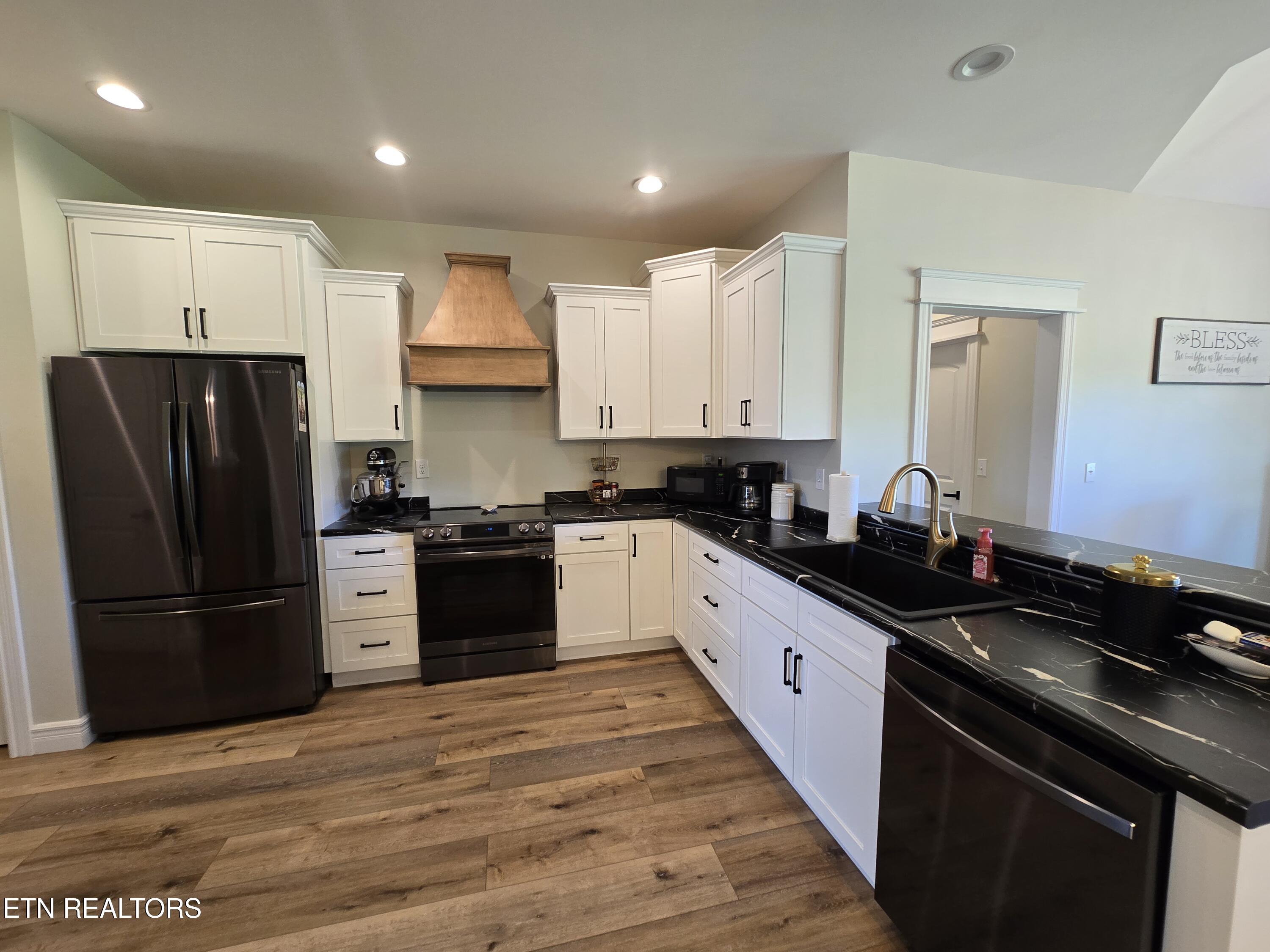 174 Kent Road Harrogate, TN 37752 - Photo 15 of 39 20250613_163358