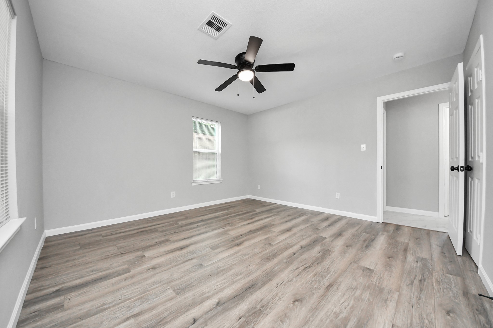 4914 Angleton Street Houston, TX 77033 - Photo 14 of 39 Gallery Image 14