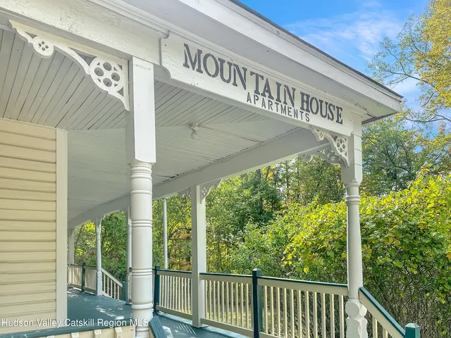 a street sign that is on a pole