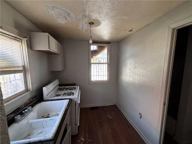 $275,000 | 820 Tauromee Avenue, Kansas City, KS 66101