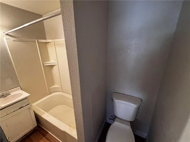 $275,000 | 820 Tauromee Avenue, Kansas City, KS 66101