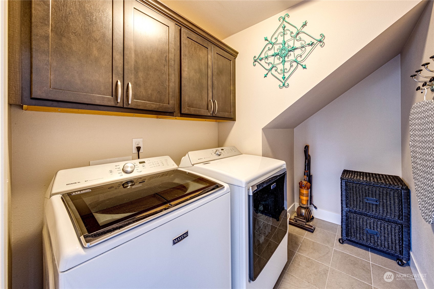 222 202nd Street Southeast Bothell, WA 98012 - Photo 33 of 37 a utility room with dryer and washer