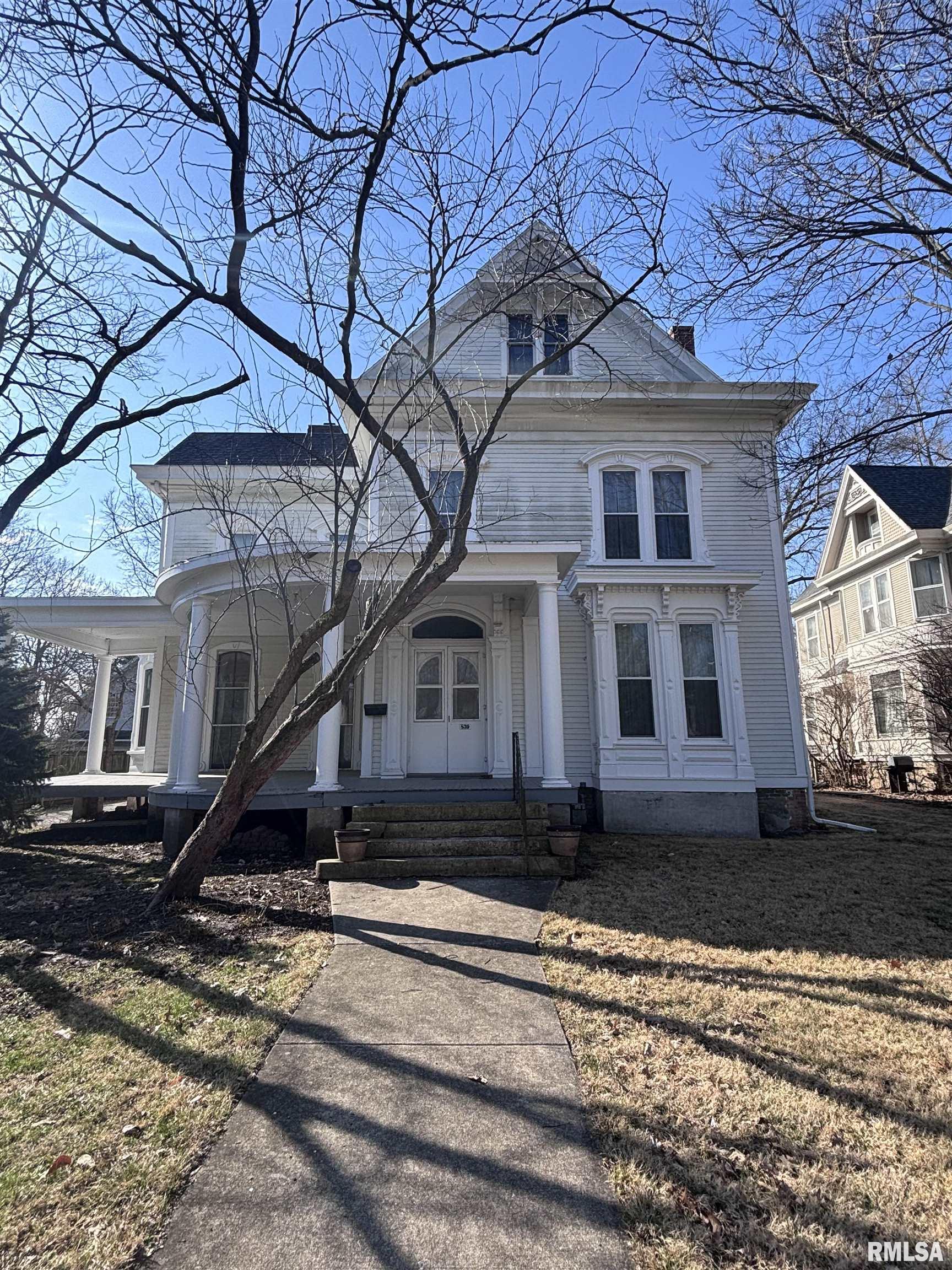 839 West State Street Jacksonville, IL 62650 - Photo 1 of 39