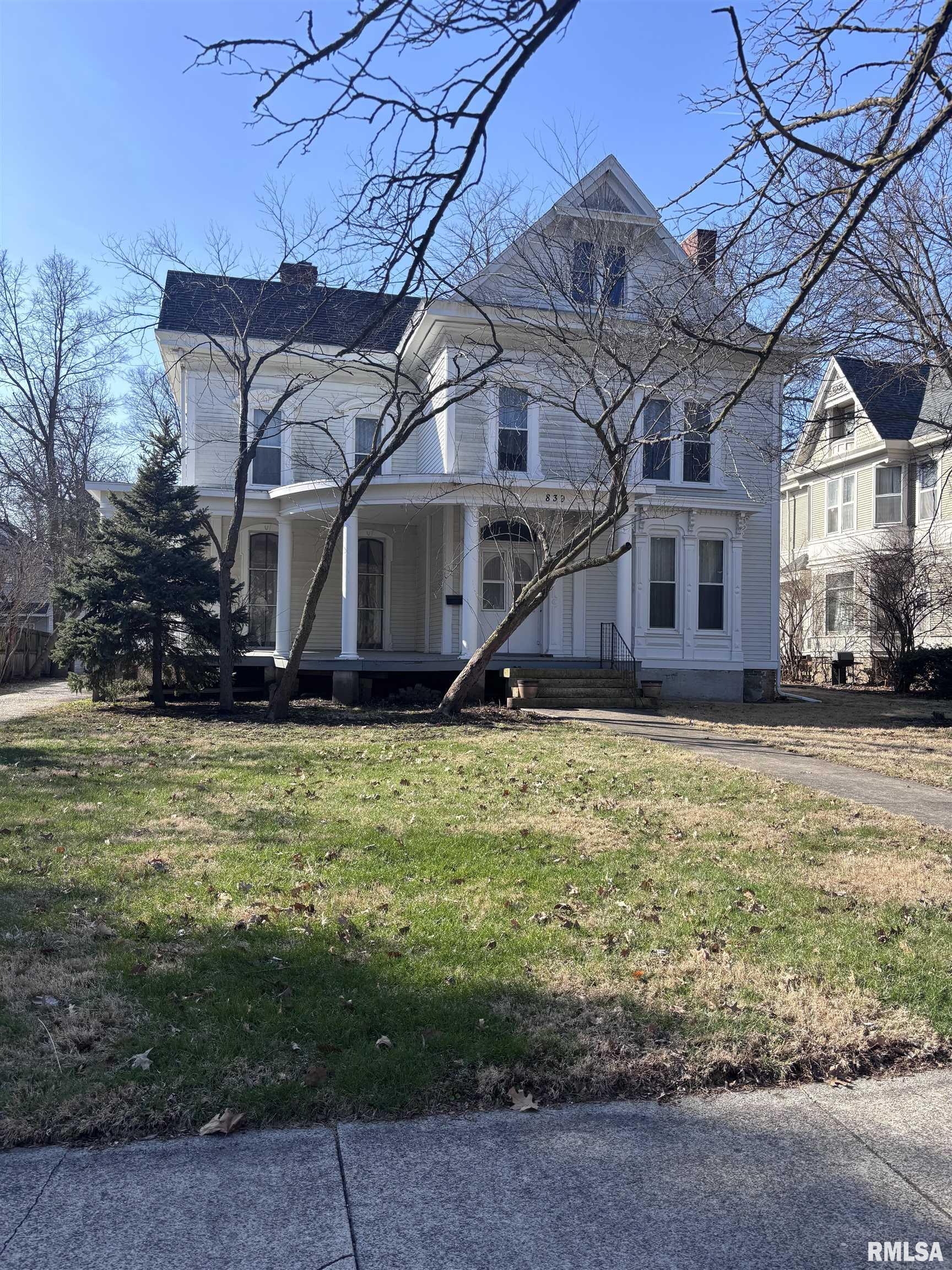839 West State Street Jacksonville, IL 62650 - Photo 2 of 39