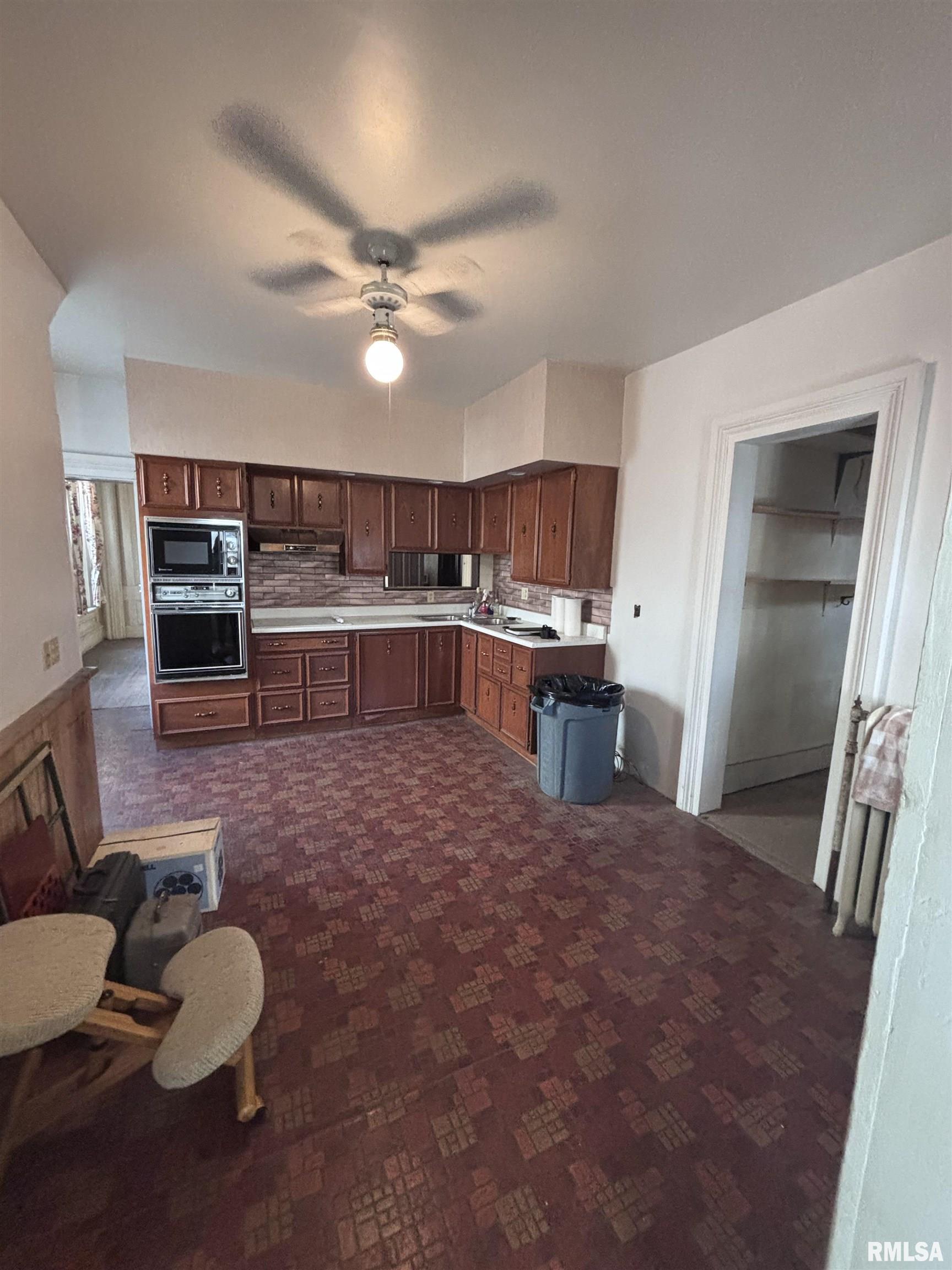 839 West State Street Jacksonville, IL 62650 - Photo 21 of 39