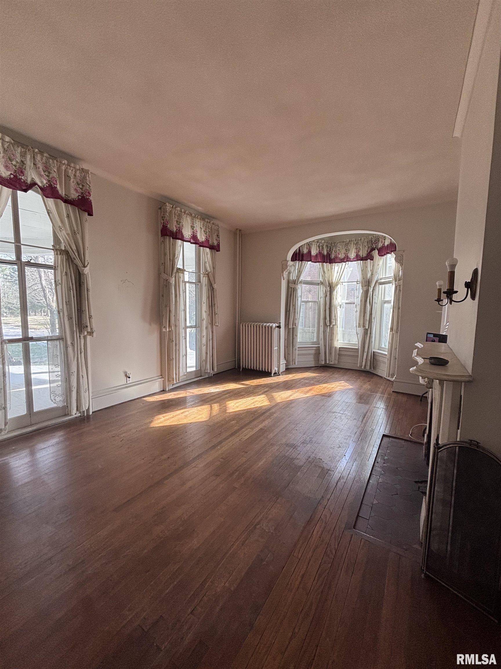 839 West State Street Jacksonville, IL 62650 - Photo 5 of 39
