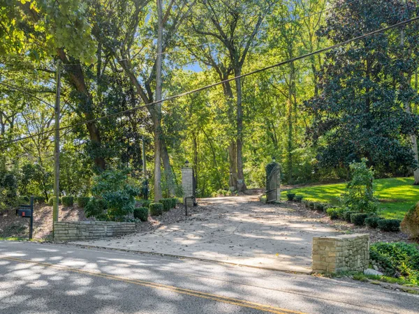 $11,900,000 | 515 Hillwood Boulevard, Nashville, TN 37205