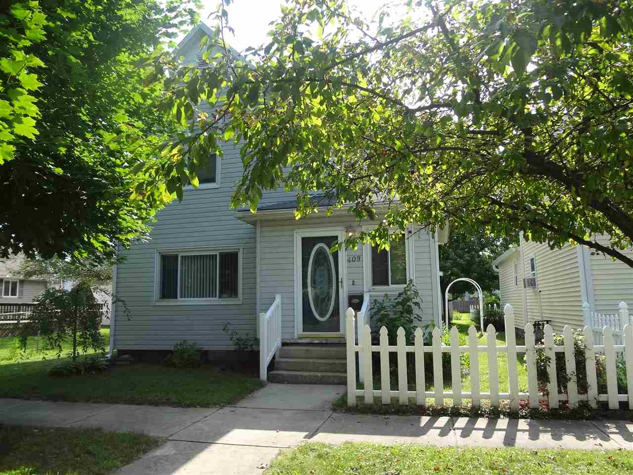 409 Jefferson Street Rochester, IN 46975 - Photo 1 of 13