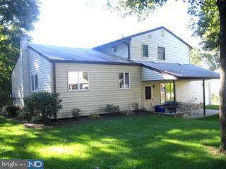541 Cassingham Road Fairless Hills, PA 19030 - Photo 5 of 6 Gallery Image 5