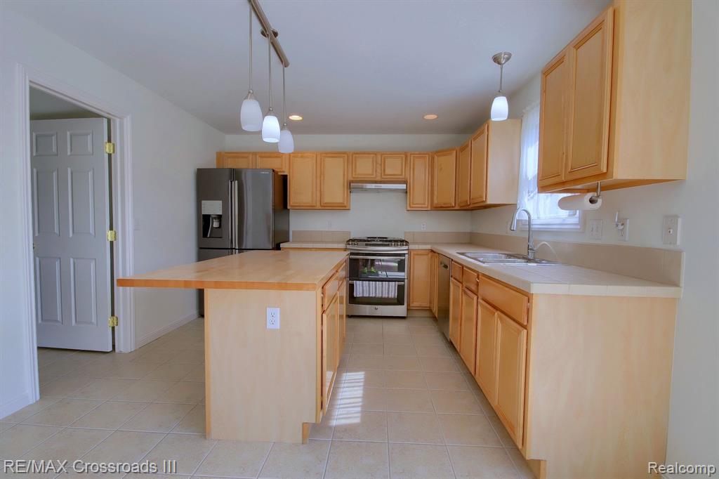 6446 Wilson Road Ann Arbor, MI 48108 - Photo 9 of 27