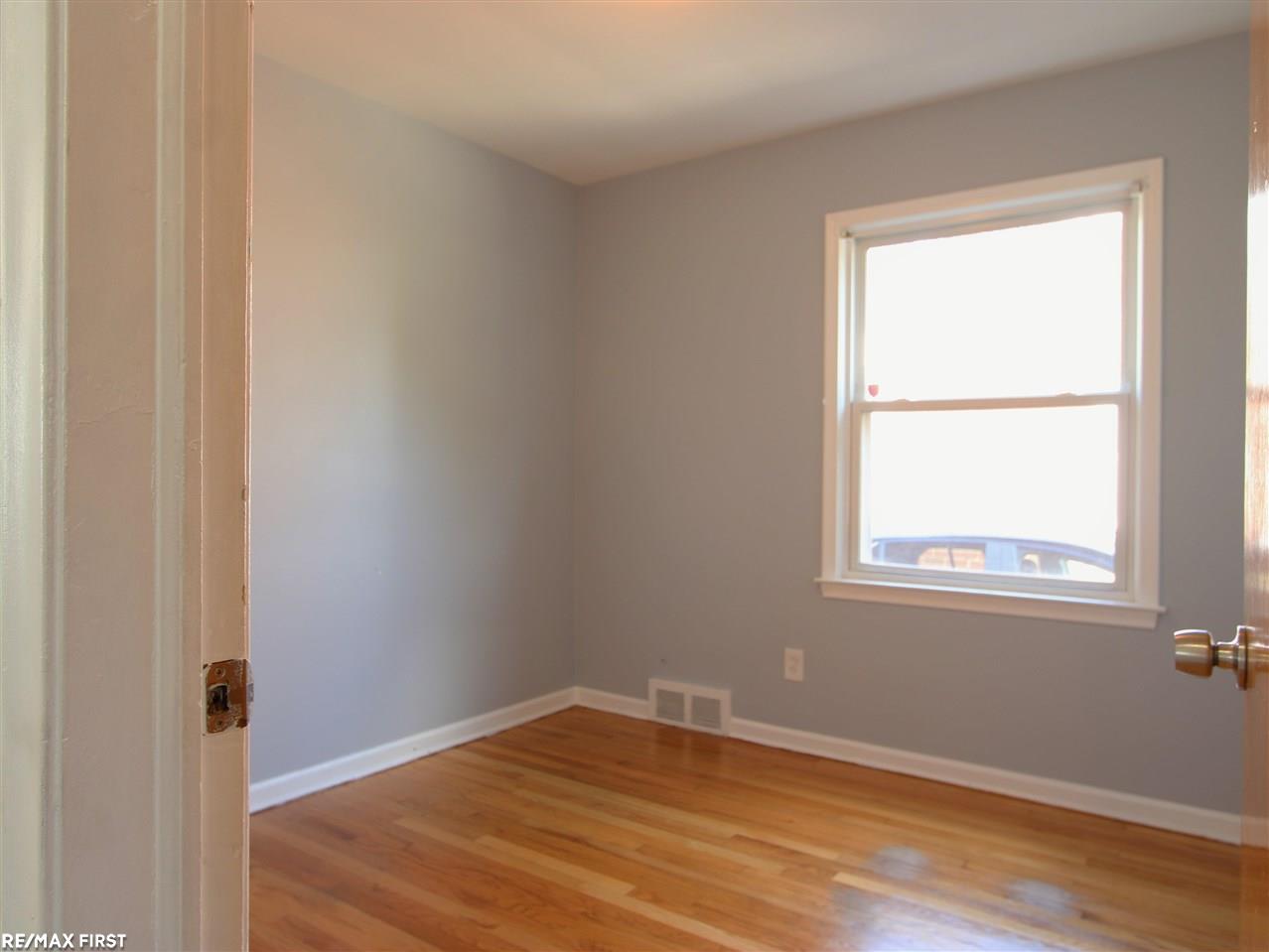 1661 Walnut Street Dearborn, MI 48124 - Photo 17 of 24