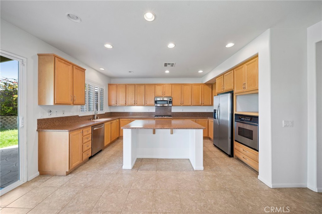 33710 Sattui Street Temecula, CA 92592 - Photo 13 of 75