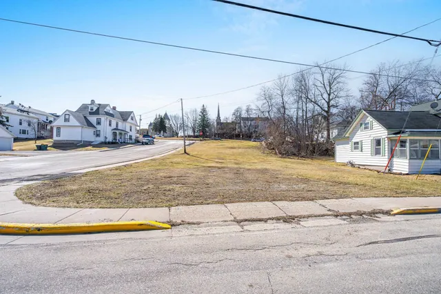 $25,000 | 200 West Jackson Street, Ripon, WI 54971