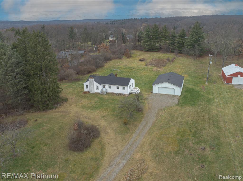 850 West Maple Road Milford, MI 48381 - Photo 1 of 34
