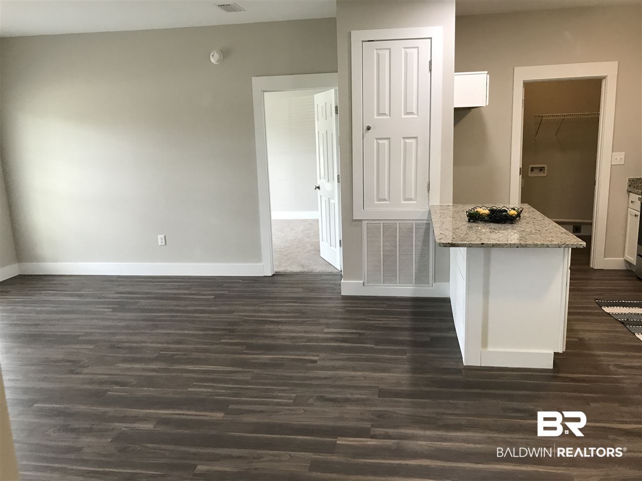 68 Steele Lane Loxley, AL 36551 - Photo 9 of 21 Living room