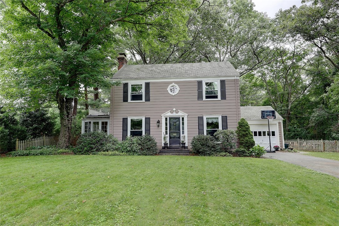 24 Humphreys Road Barrington, RI 02806 - Photo 1 of 38 Gallery Image 1