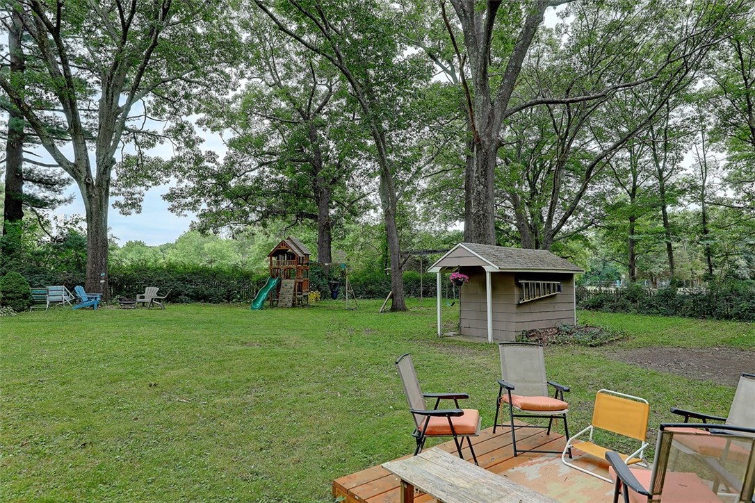 24 Humphreys Road Barrington, RI 02806 - Photo 3 of 38 Gallery Image 3