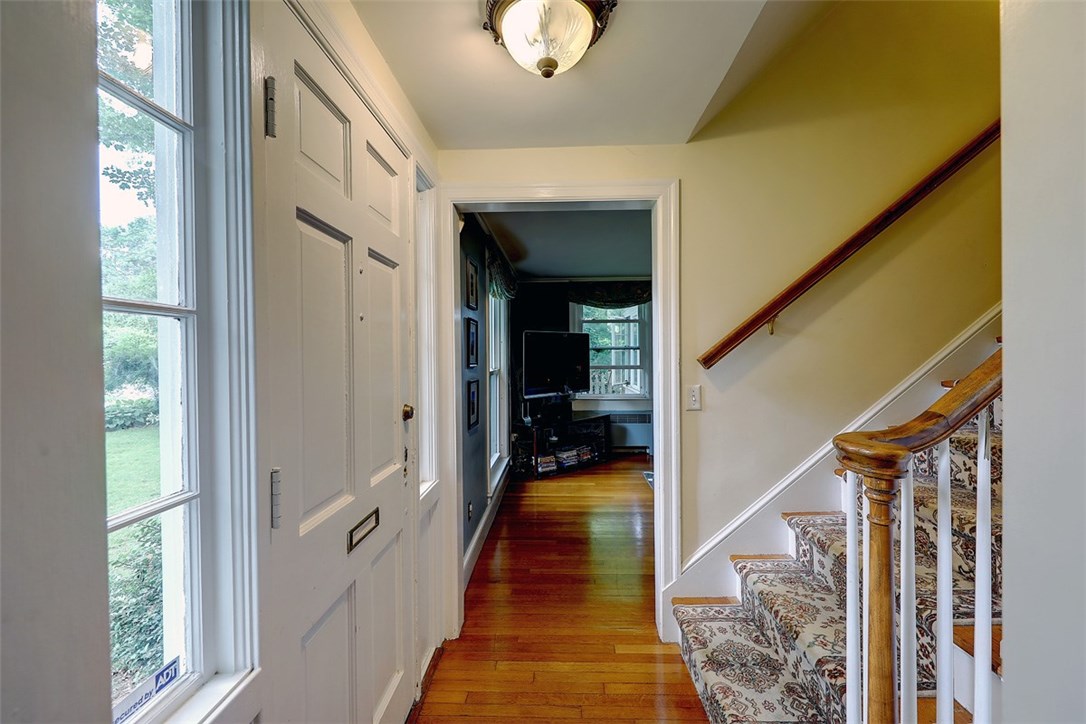 24 Humphreys Road Barrington, RI 02806 - Photo 8 of 38 Gallery Image 8