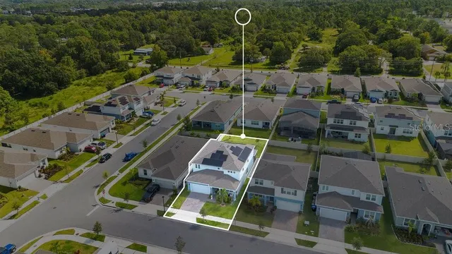 a black and white photo of a picture