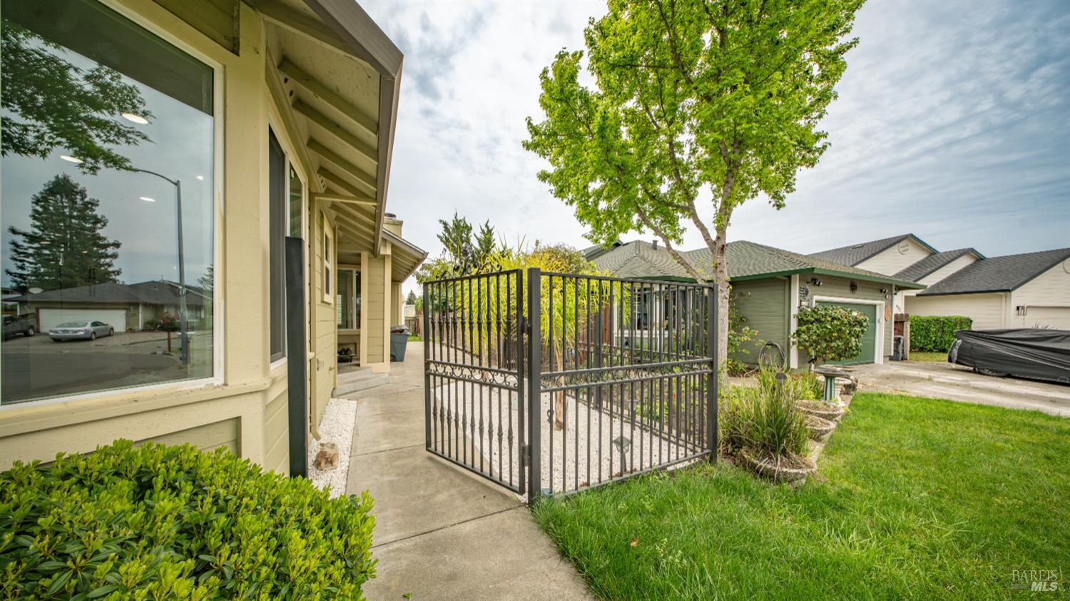 640 Elsa Drive Santa Rosa, CA 95407 - Photo 2 of 41