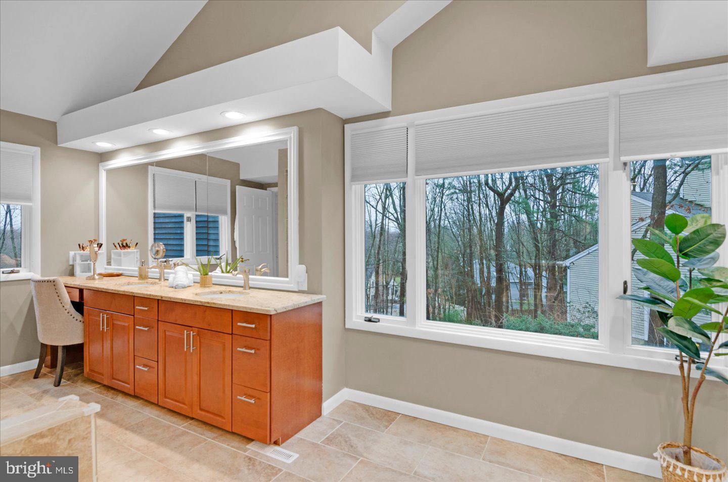 32 Whyte Drive Voorhees, NJ 08043 - Photo 34 of 78 Double sinks set in maple cabinets