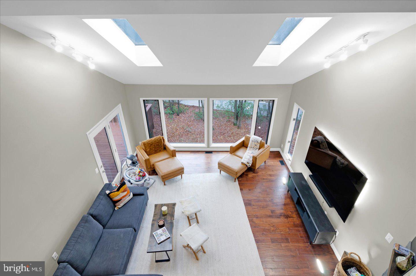 32 Whyte Drive Voorhees, NJ 08043 - Photo 51 of 78 Overlook to family room from hallway