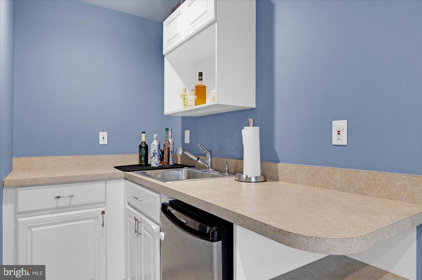 32 Whyte Drive Voorhees, NJ 08043 - Photo 67 of 78 Wet bar