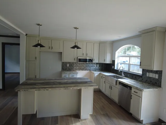 $305,000 | 251 Briarwood Lane, Bedford, IN 47421