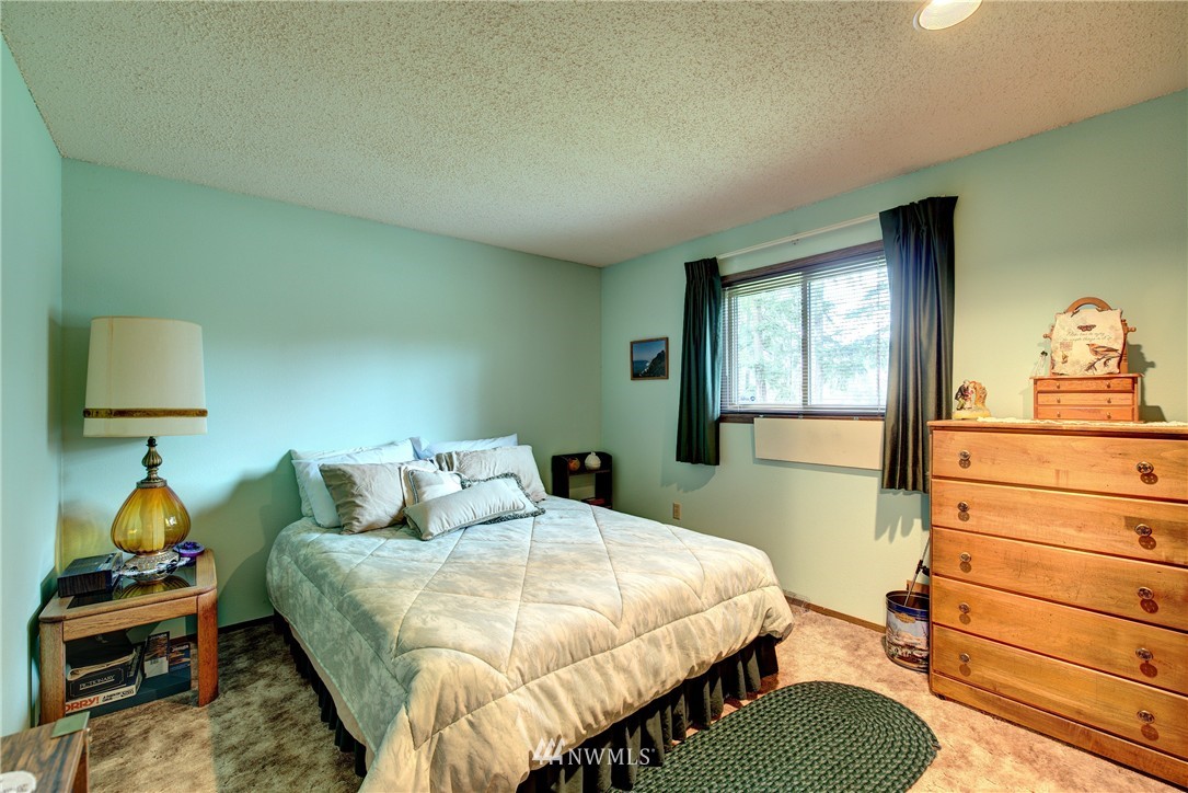 12803 Southeast 95th Way Renton, WA 98056 - Photo 14 of 19