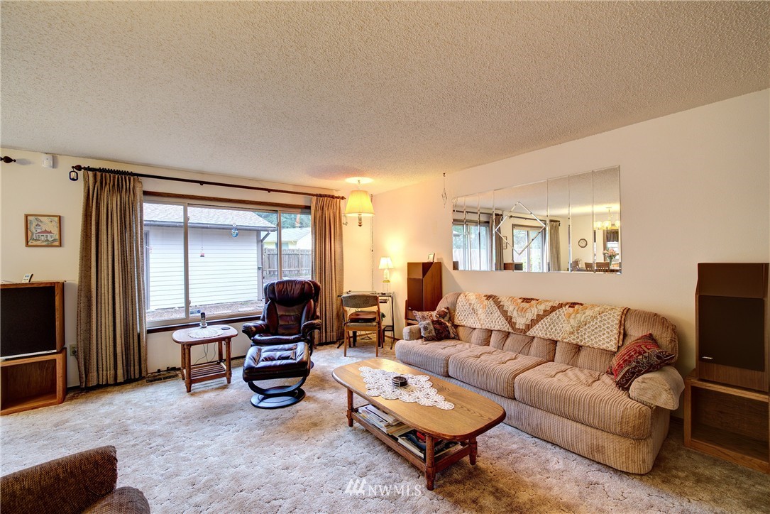 12803 Southeast 95th Way Renton, WA 98056 - Photo 4 of 19