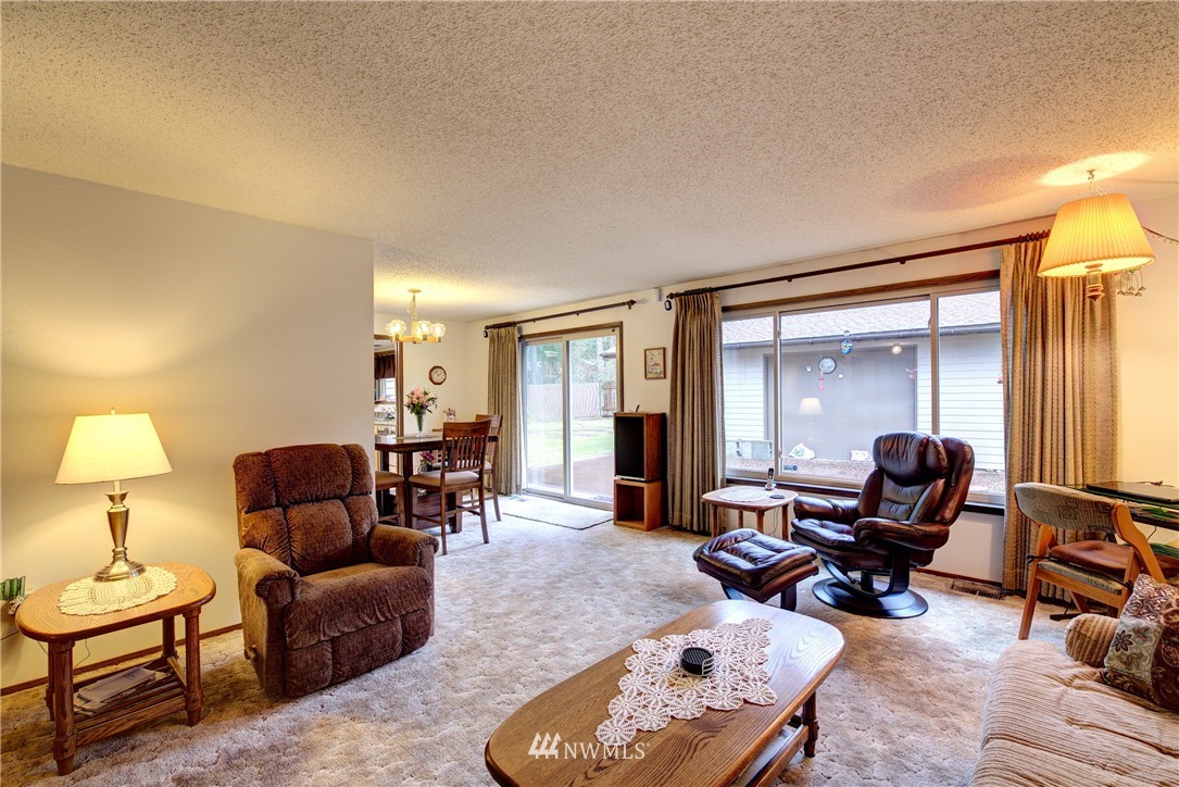 12803 Southeast 95th Way Renton, WA 98056 - Photo 5 of 19