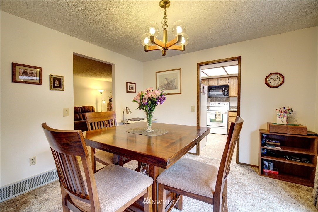 12803 Southeast 95th Way Renton, WA 98056 - Photo 8 of 19