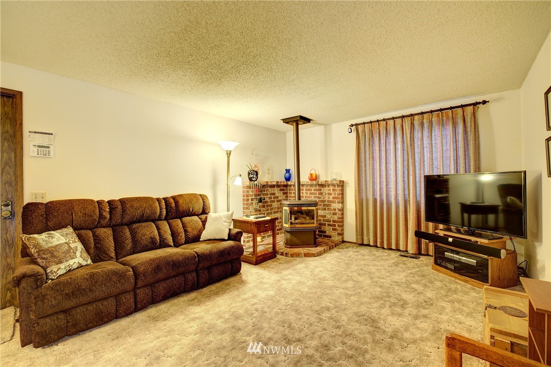12803 Southeast 95th Way Renton, WA 98056 - Photo 9 of 19