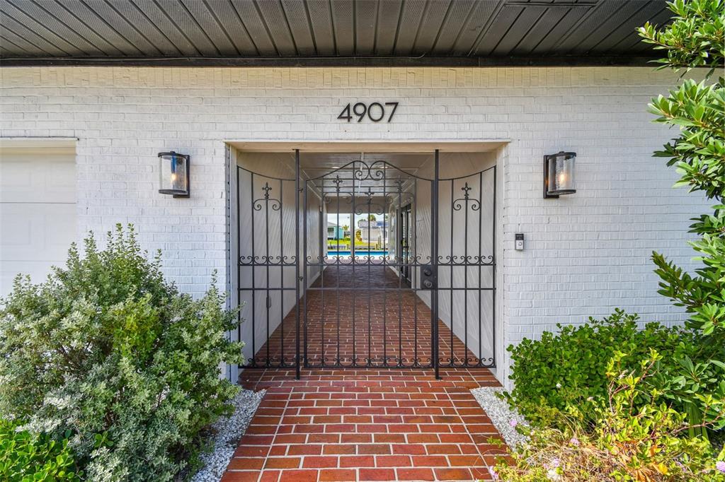 4907 Beacon Road Palmetto, FL 34221 - Photo 2 of 80