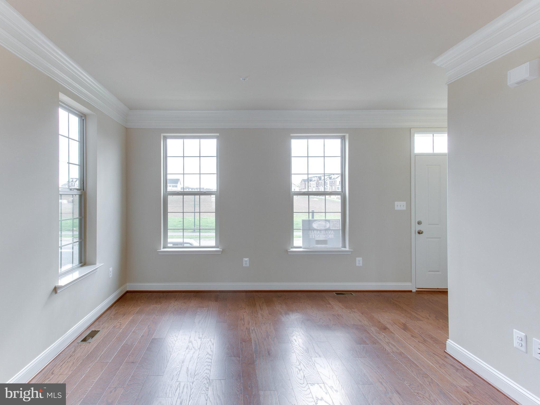 22480 Newcut Road Clarksburg, MD 20871 - Photo 11 of 30 Living Room