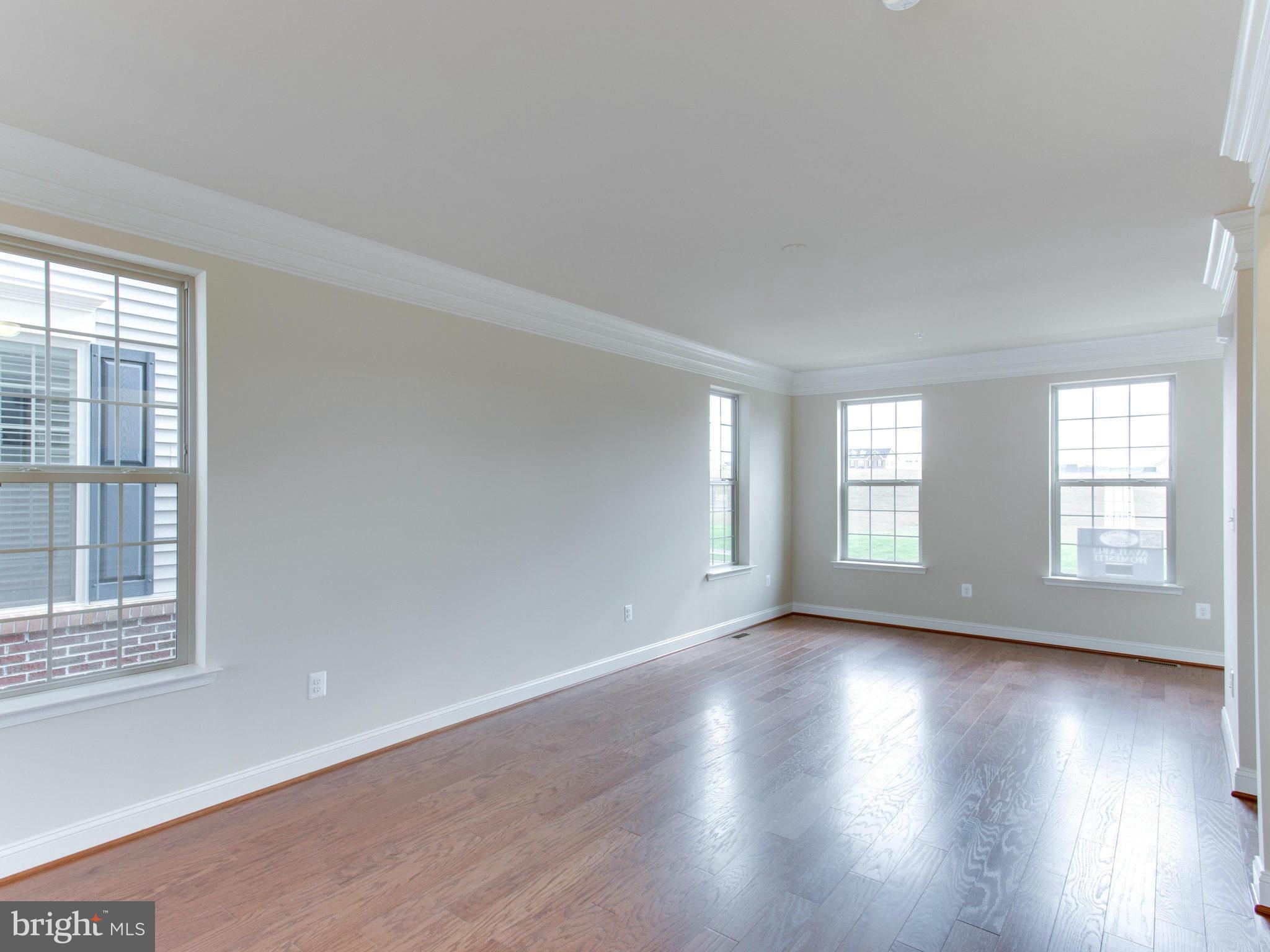 22480 Newcut Road Clarksburg, MD 20871 - Photo 12 of 30 Living Room