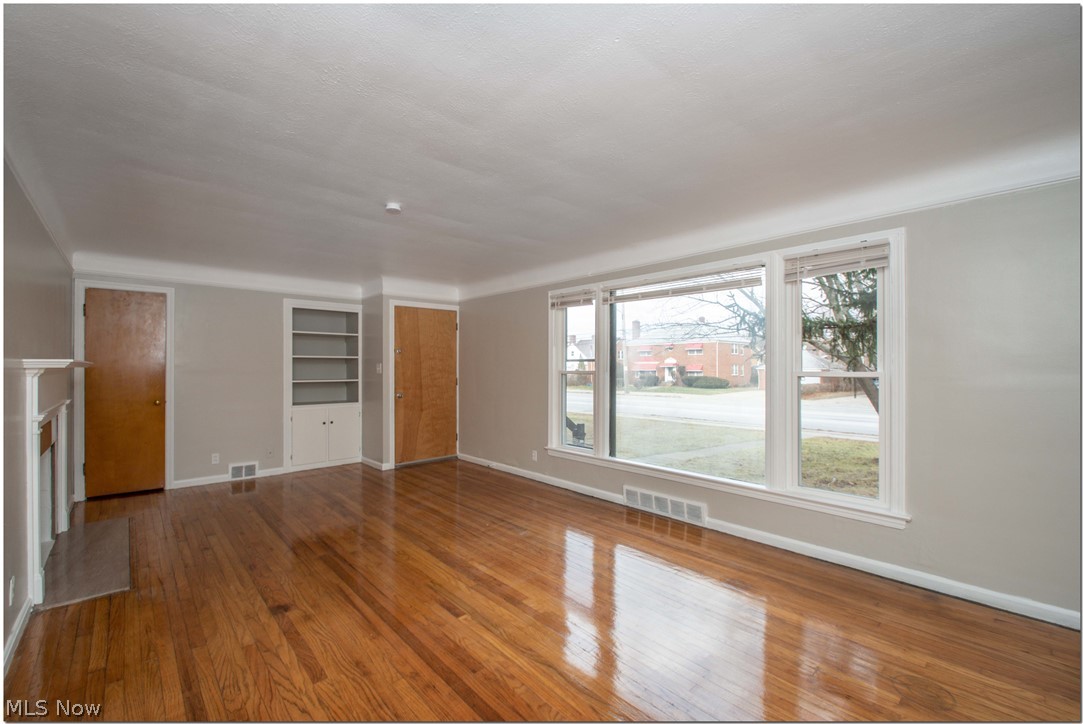13710 Cedar Road Cleveland, OH 44118 - Photo 7 of 35 Gallery Image 7