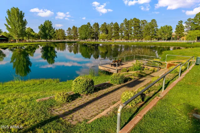 $1,150,000 | 2702 Covered Wagon Trail, Overgaard, AZ 85933