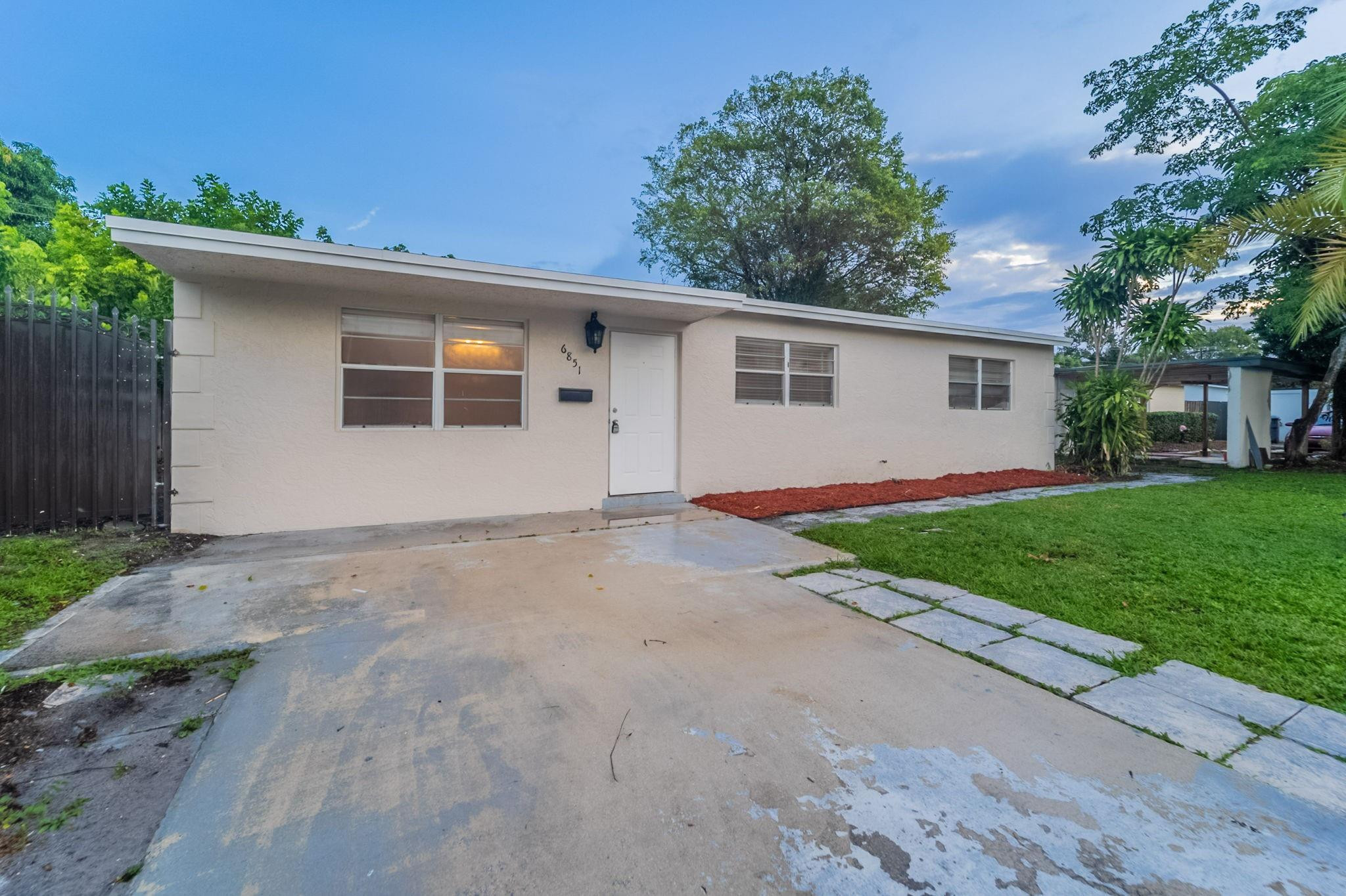6851 Raleigh Street Hollywood, FL 33024 - Photo 2 of 27 Photo 2