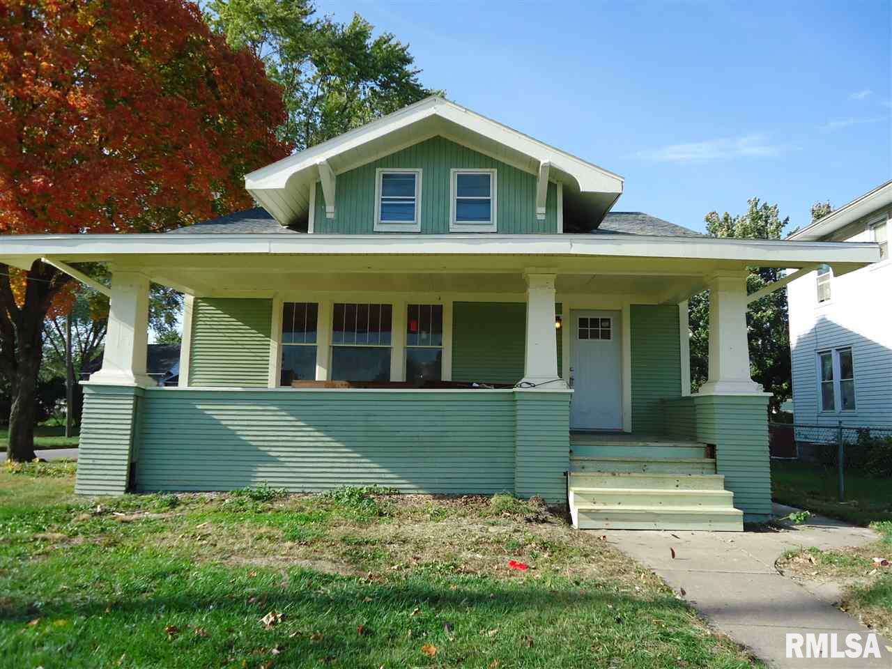 2926 Rockingham Road Davenport, IA 52802 - Photo 1 of 17 Gallery Image 1