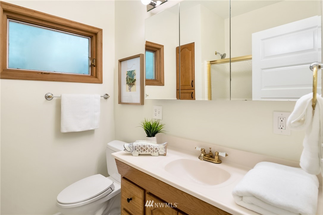 6048 49th Avenue Southwest Seattle, WA 98136 - Photo 17 of 36 Gallery Image 17