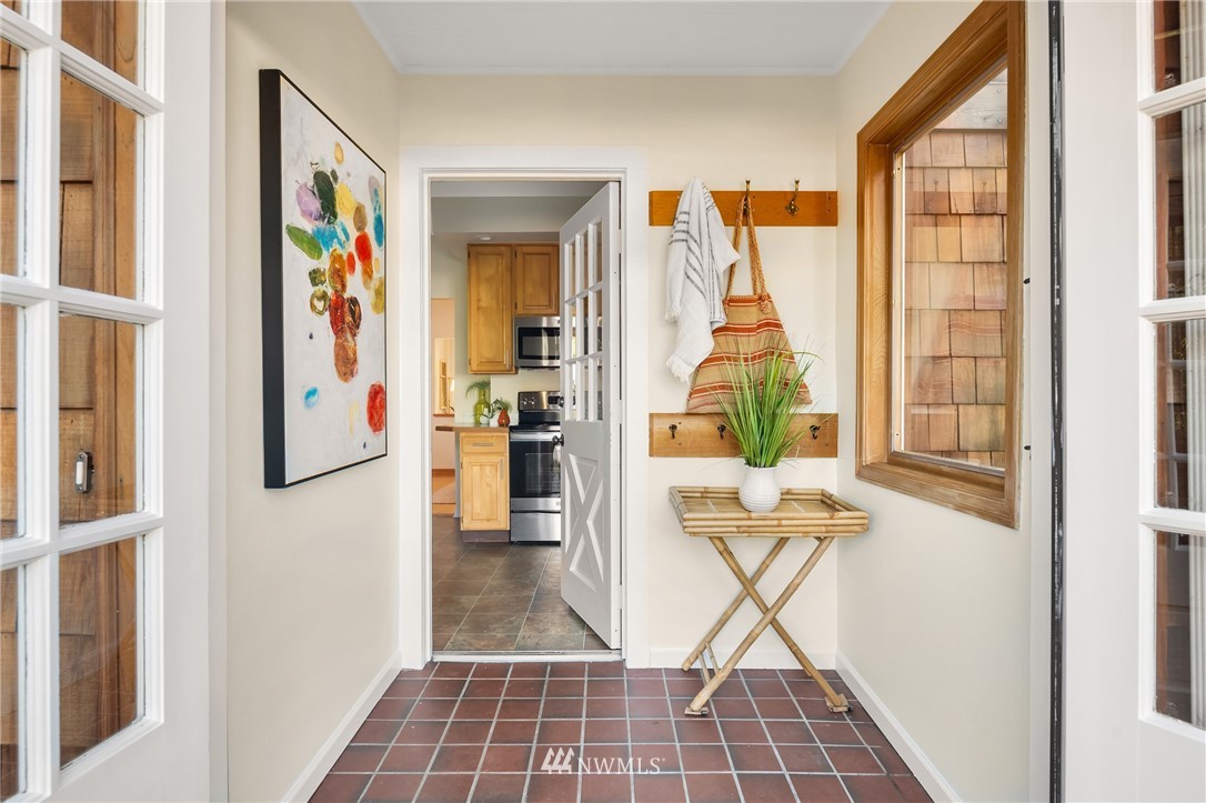 6048 49th Avenue Southwest Seattle, WA 98136 - Photo 25 of 36 Gallery Image 25