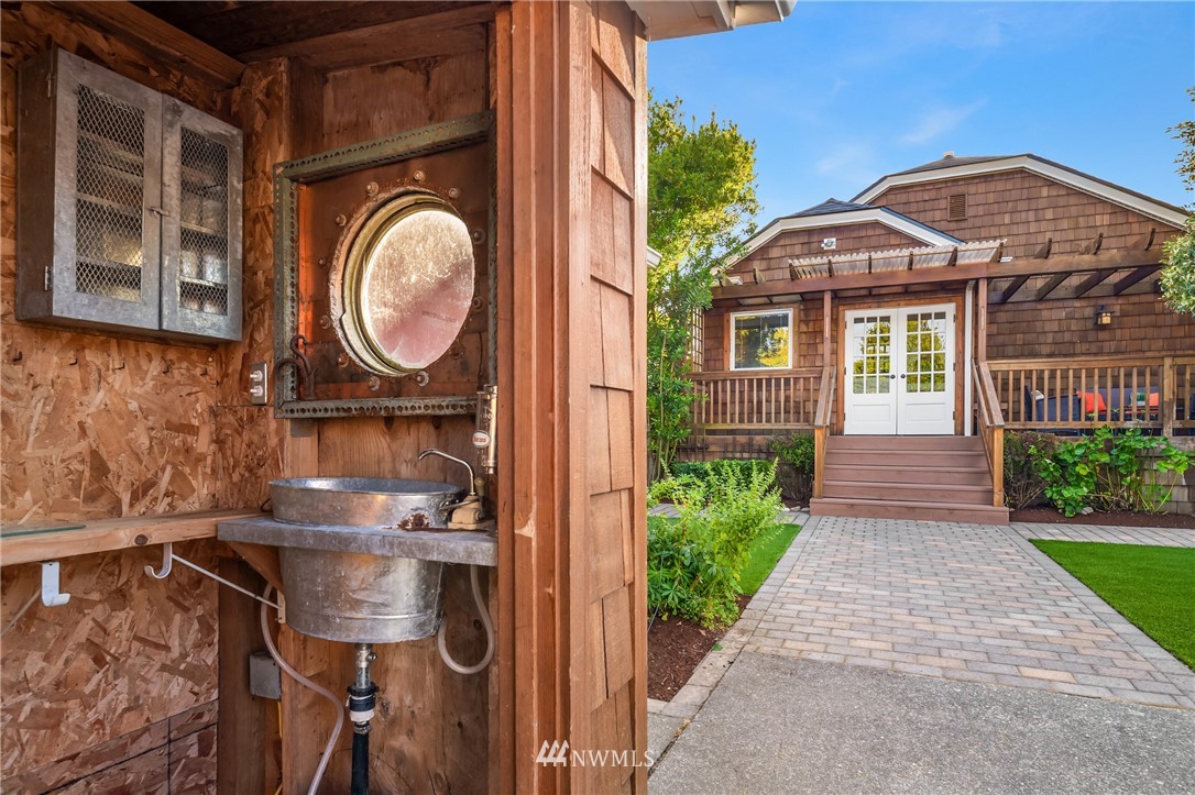 6048 49th Avenue Southwest Seattle, WA 98136 - Photo 32 of 36 Gallery Image 32