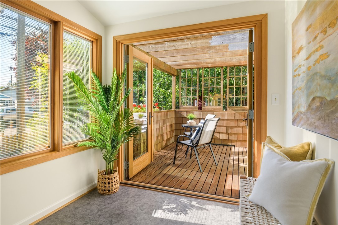 6048 49th Avenue Southwest Seattle, WA 98136 - Photo 5 of 36 Gallery Image 5