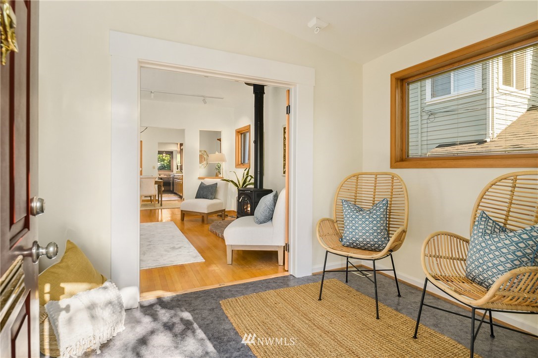 6048 49th Avenue Southwest Seattle, WA 98136 - Photo 7 of 36 Gallery Image 7