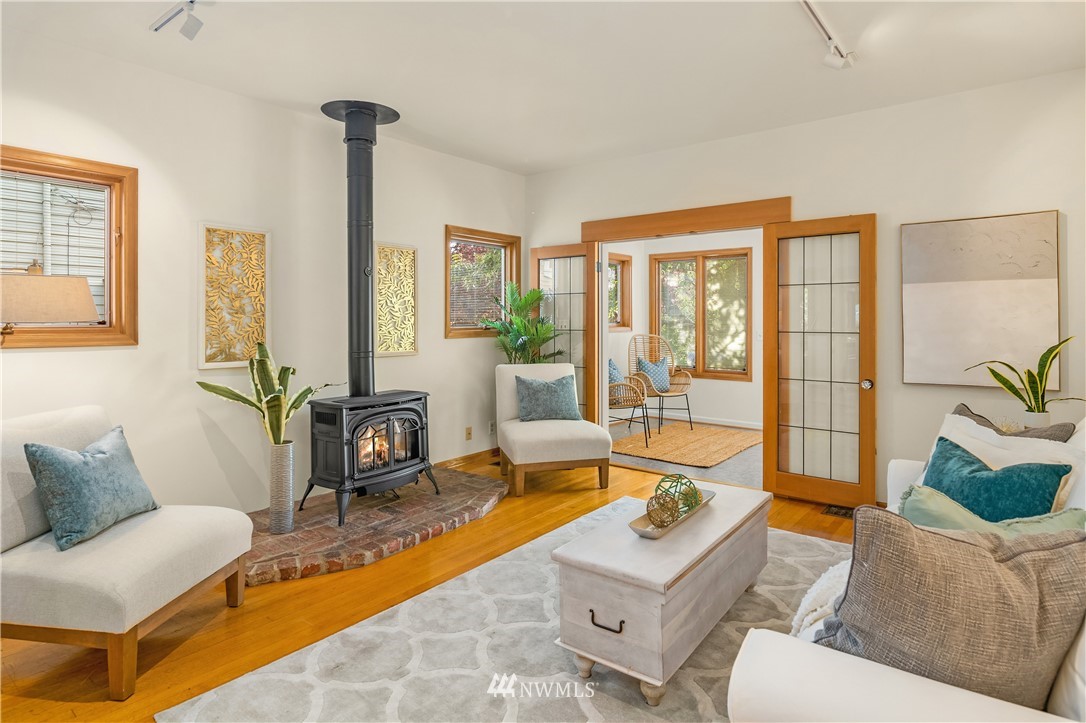 6048 49th Avenue Southwest Seattle, WA 98136 - Photo 9 of 36 Gallery Image 9