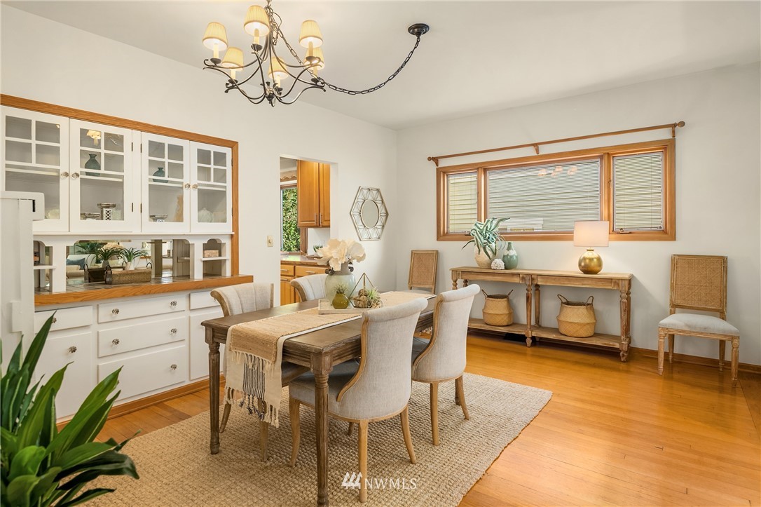 6048 49th Avenue Southwest Seattle, WA 98136 - Photo 10 of 36 Gallery Image 10