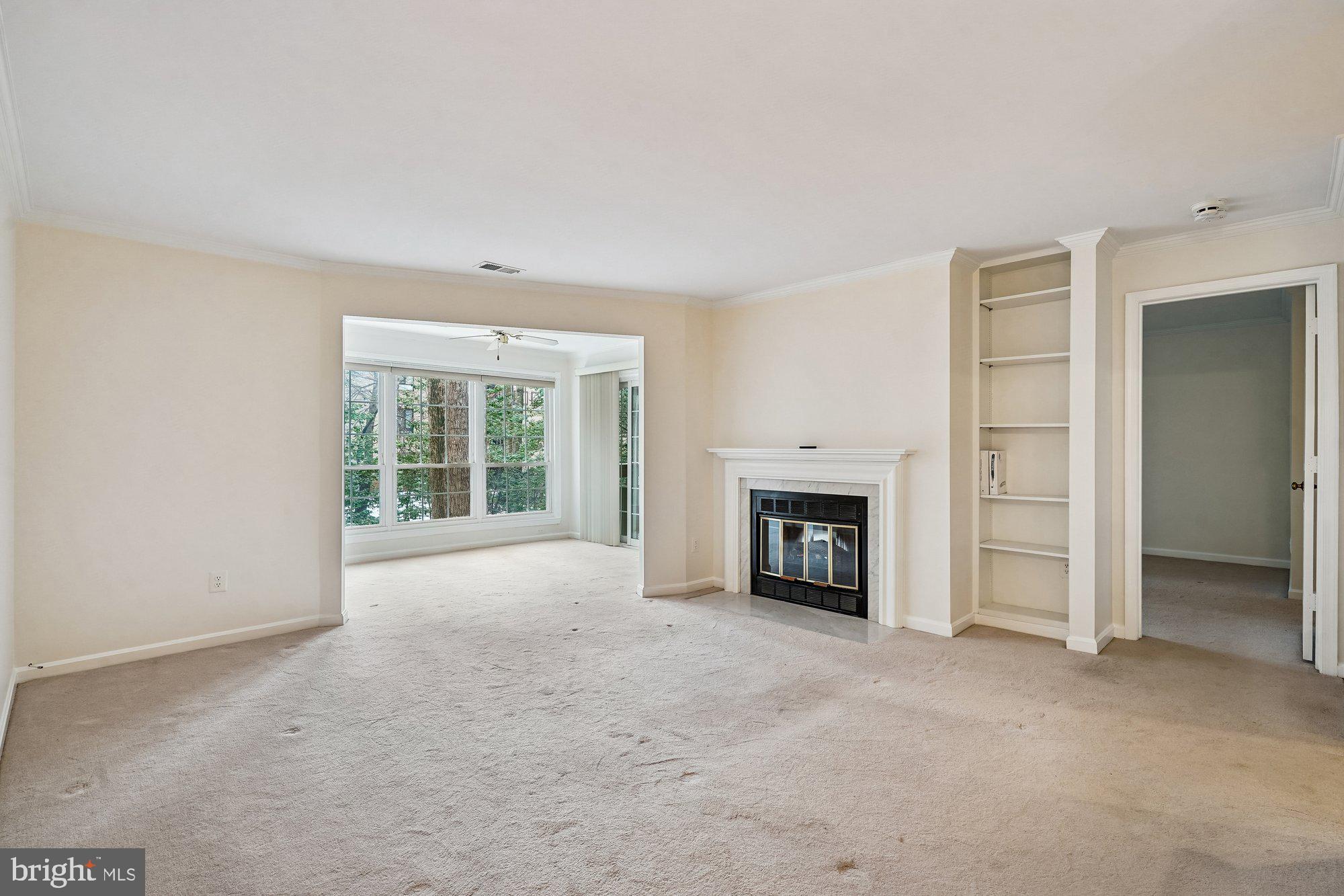 2217 Lovedale Lane, Unit 210A Reston, VA 20191 - Photo 3 of 40 Living Room