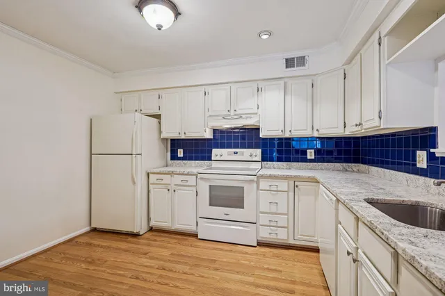 $400,000 | 2217 Lovedale Lane, Unit 210A, Reston, VA 20191