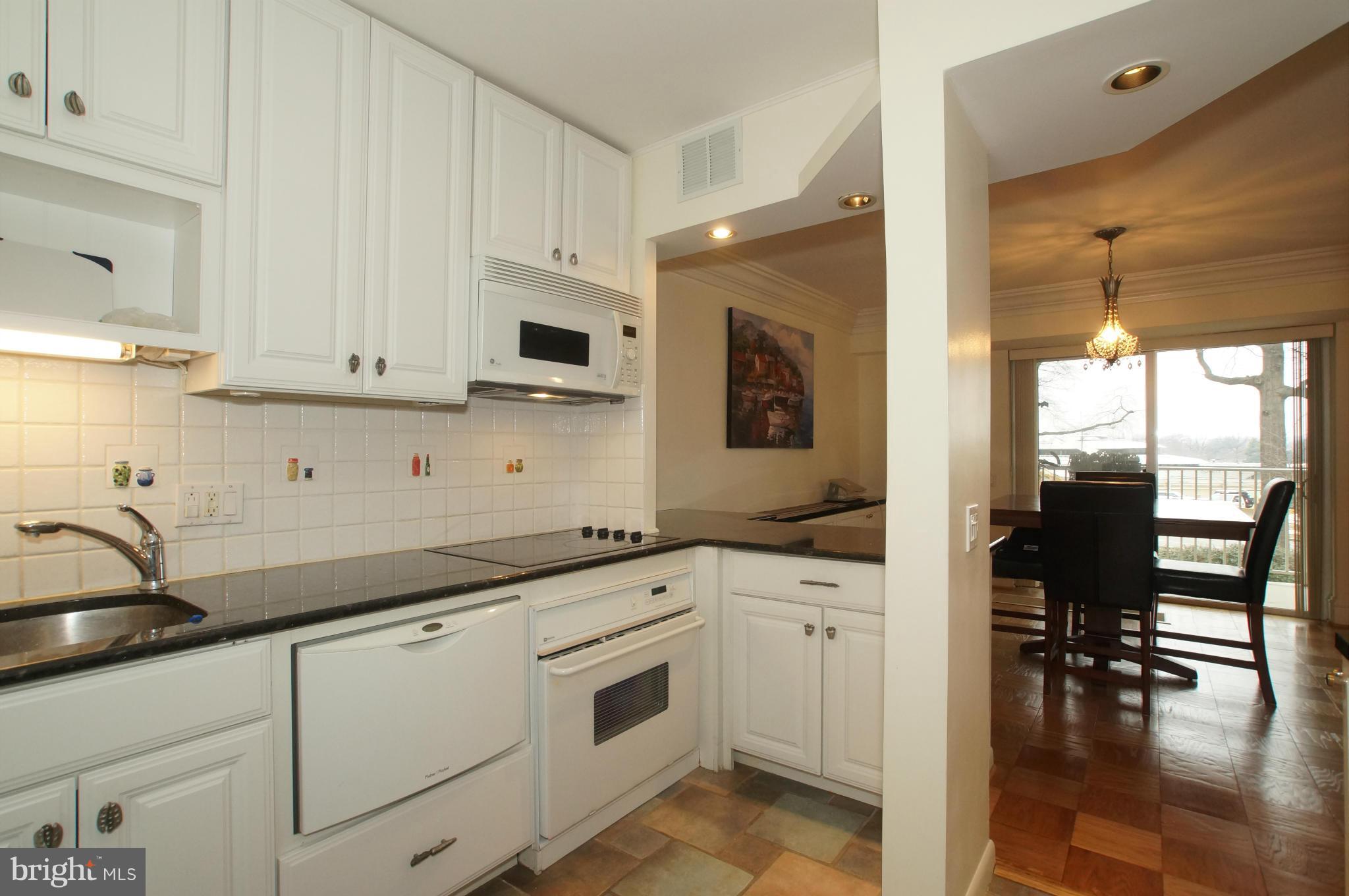 560 N Street Southwest, Unit N101 Washington, DC 20024 - Photo 9 of 27 Kitchen